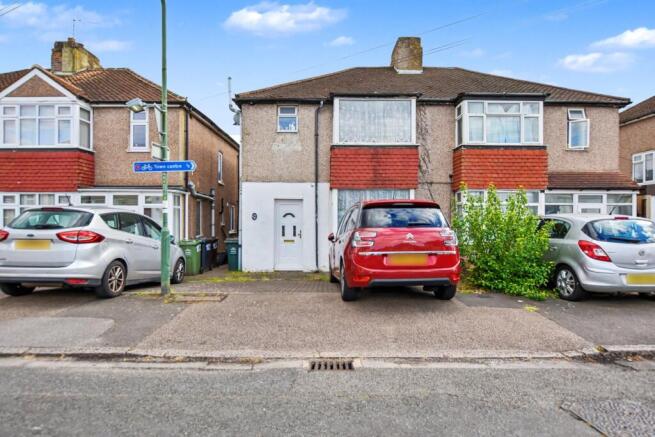 3 bed property, in Brent Lane, £380,000