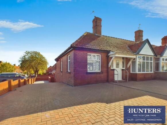 2 bed property, in Atkinson Road, £230,000