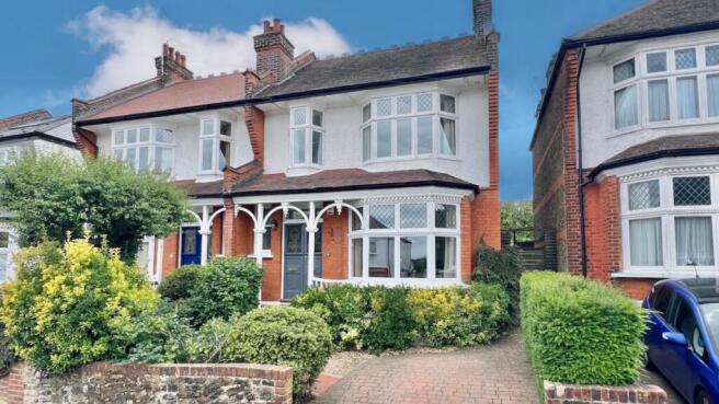 3 bed property, in Mornington Road, £995,000