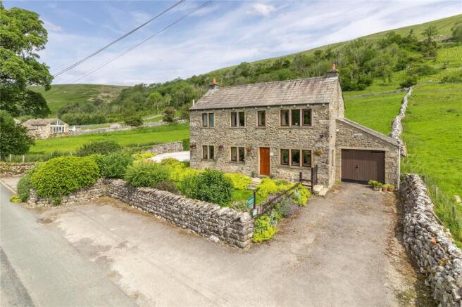 6 bed property, in Littondale Cottage, £899,500