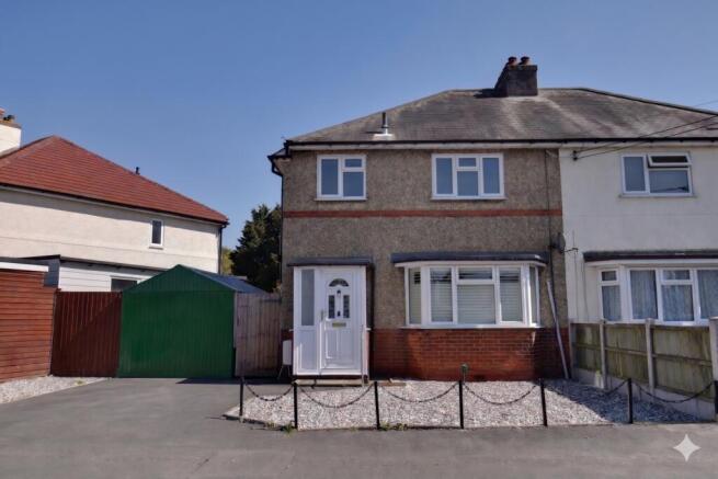 3 bed property, in Cressing Road, £250,000