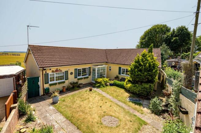 4 bed property, in Byards Leap, £225,000