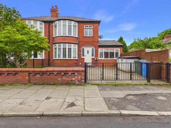 3 bed property, in King Edward Road, £340,000