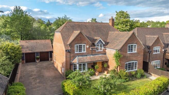4 bed property, in Wash Water, £950,000