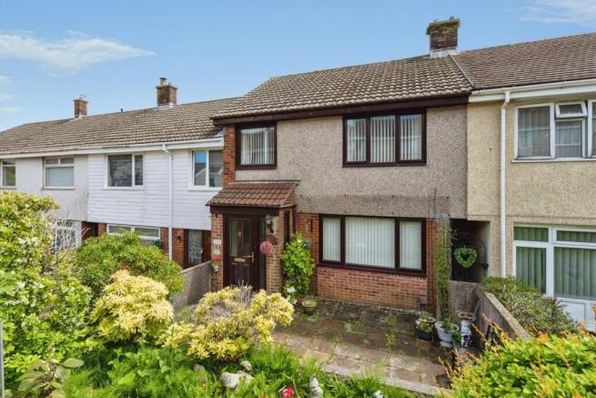 3 bed property, in Hollett Road, £140,000