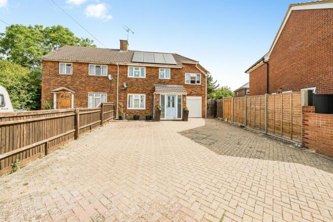 4 bed property, in Verney Walk, £450,000