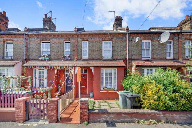 2 bed property, in Vincent Road, £575,000