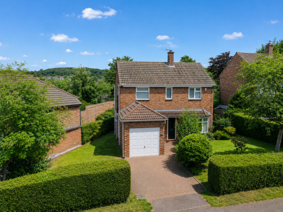 3 bed property, in Bedford Road, £265,000
