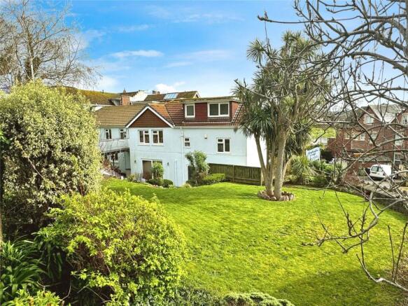 1 bed property, in Alta Vista Road, £130,000