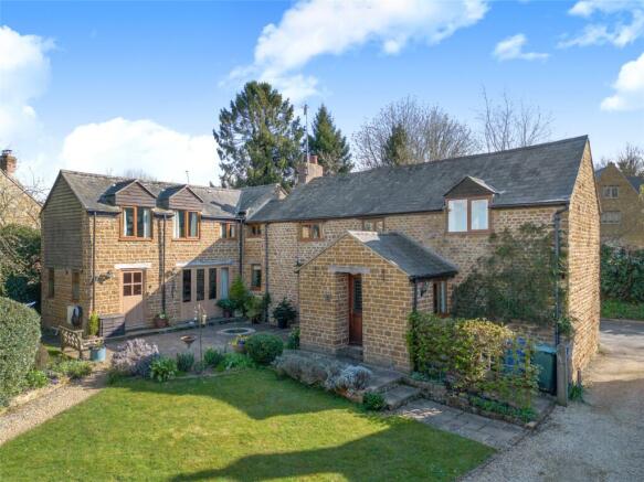 4 bed property, in Hempton, £995,000
