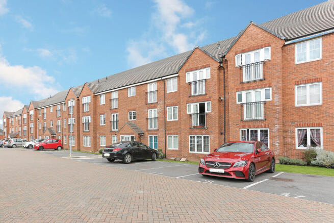 2 bed property, in Westley Court, £125,000