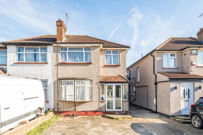 3 bed property, in Leven Way, £540,000