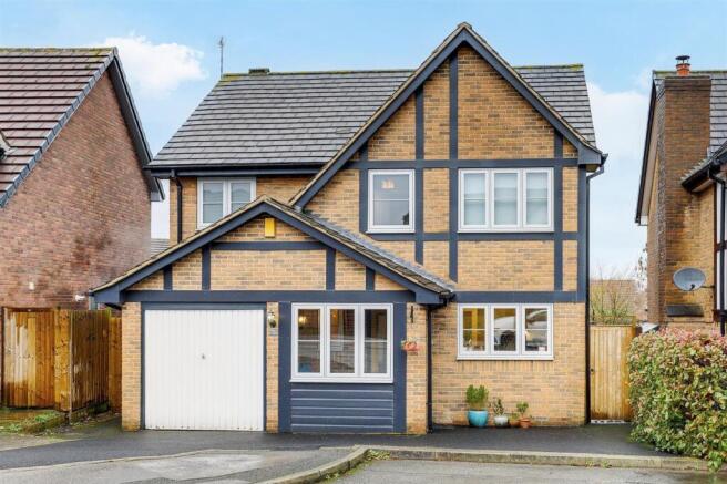 4 bed property, in Martindale Close, £475,000