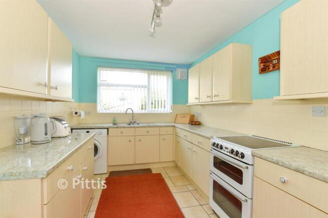 2 bed property, in Howard Road, £180,000