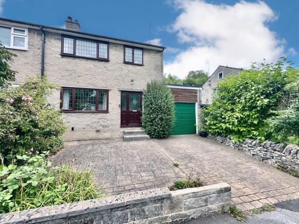 3 bed property, in Smithy Knoll Road, £345,000
