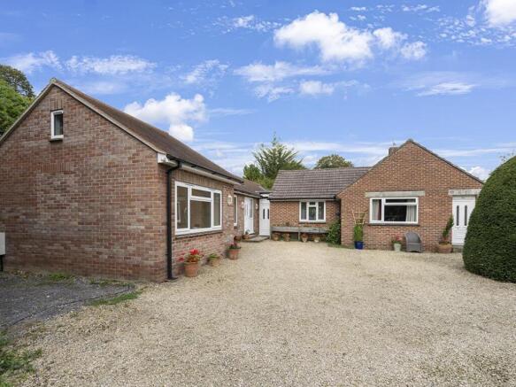 6 bed property, in Longburton, £699,950