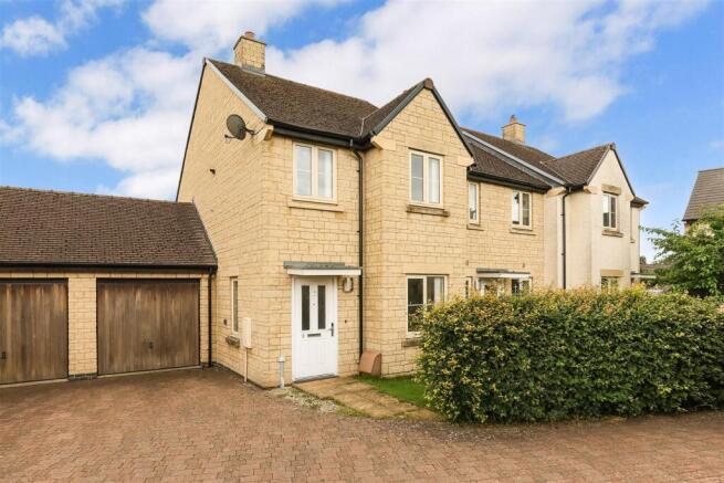 3 bed property, in Old Common, £400,000