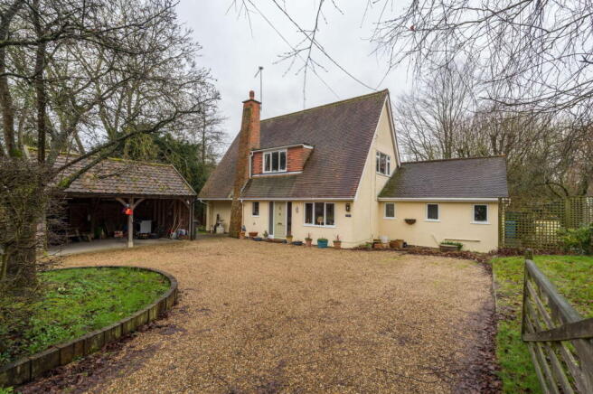 3 bed property, in Whiteleys, £675,000