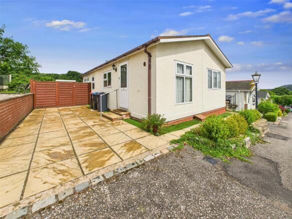 2 bed property, in Tarvin Road, £125,000
