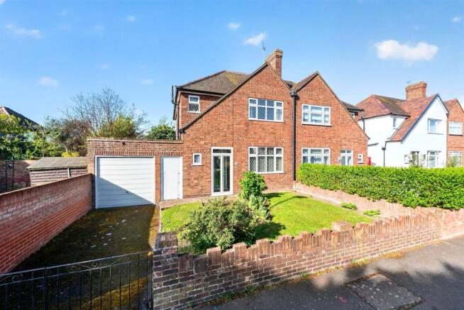 3 bed property, in Lebanon Avenue, £530,000