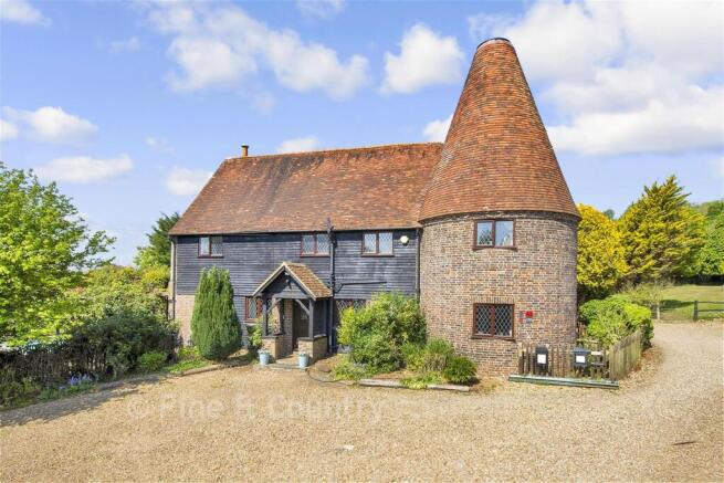 4 bed property, in South Farm Lane, £1,375,000