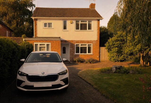 3 bed property, in Ulverley Green Road, £400,000