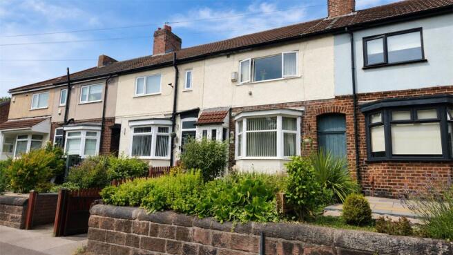 3 bed property, in Derwent Road East, £215,000