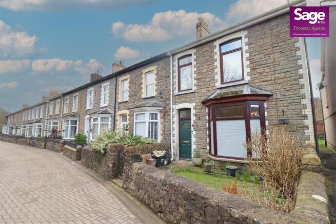 2 bed property, in Lewis Terrace, £165,000