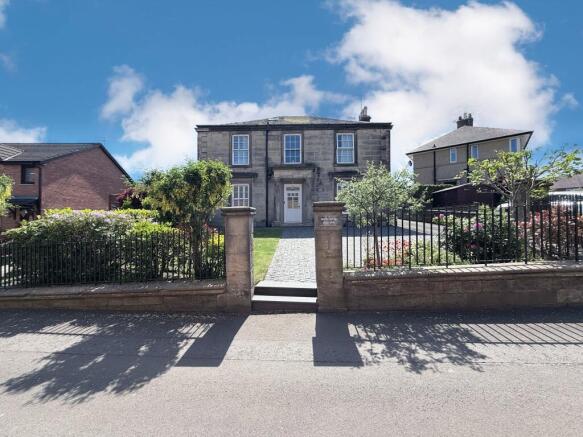 1 bed property, in Flat 2, £129,995
