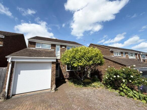 4 bed property, in West Side Rise, £439,995