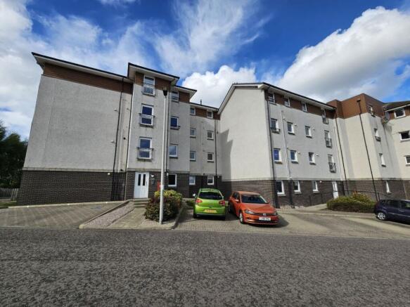 2 bed property, in 47 Goodhope Park, £85,000