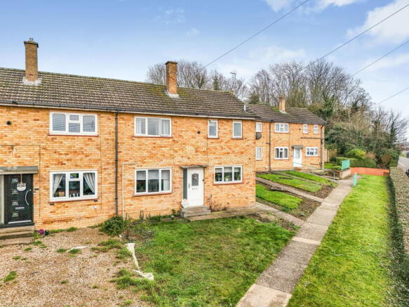 2 bed property, in Polwell Lane, £200,000