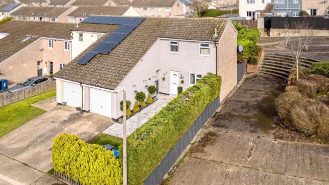 3 bed property, in Tern Close, £299,950