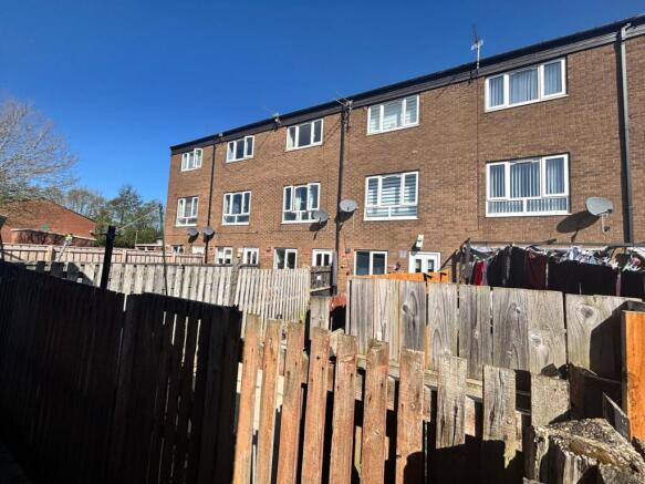 3 bed property, in 21 Esher Place, £60,000