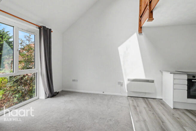 1 bed property, in Hillcrest, £175,000