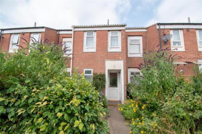 3 bed property, in Mill Close, £139,950