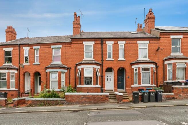 3 bed property, in Cheyney Road, £260,000