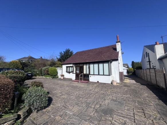 4 bed property, in Tree Tops, £400,000