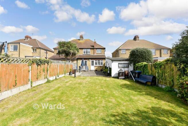 3 bed property, in Salisbury Avenue, £425,000