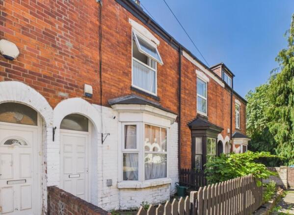 3 bed property, in Mayfield Avenue, £100,000
