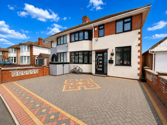 4 bed property, in St. Martins Avenue, £475,000