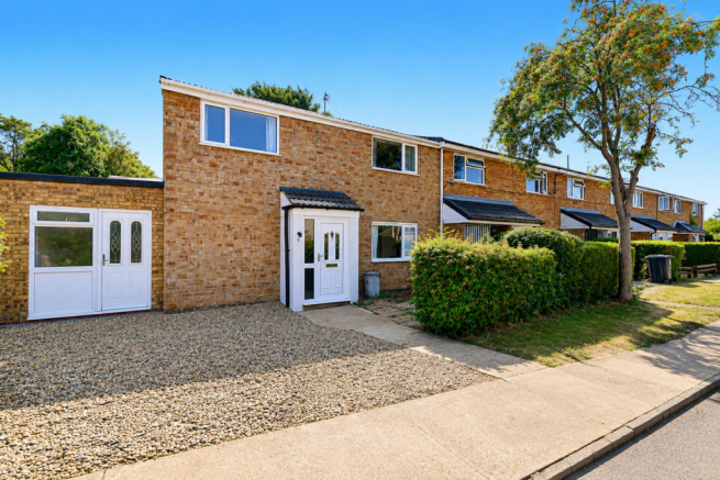 4 bed property, in West Reach, £450,000