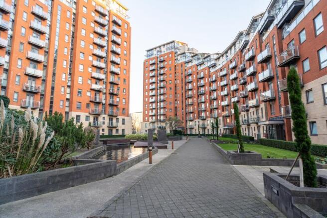 1 bed property, in Gotts Road, £110,000