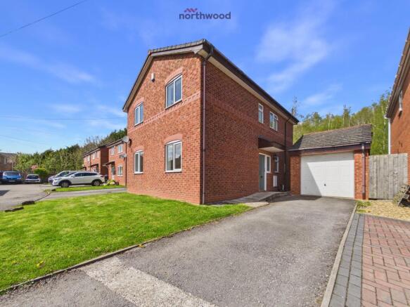 4 bed property, in Bramble Court, £285,000