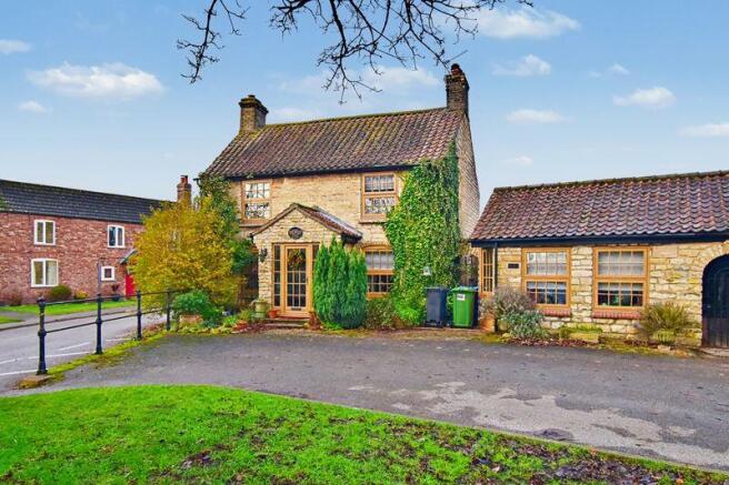 4 bed property, in Manor Lane, £410,000