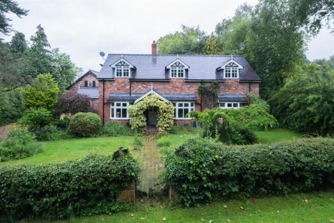 5 bed property, in Willington Road, £825,000