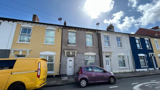 3 bed property, in Green Street, £200,000