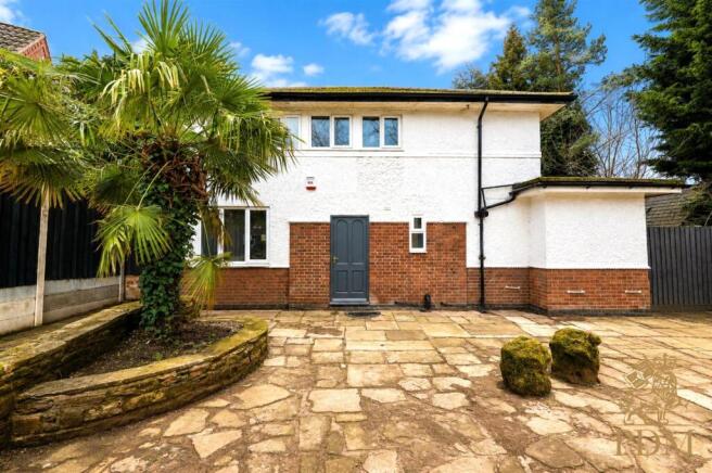 8 bed property, in Derby Road, £550,000