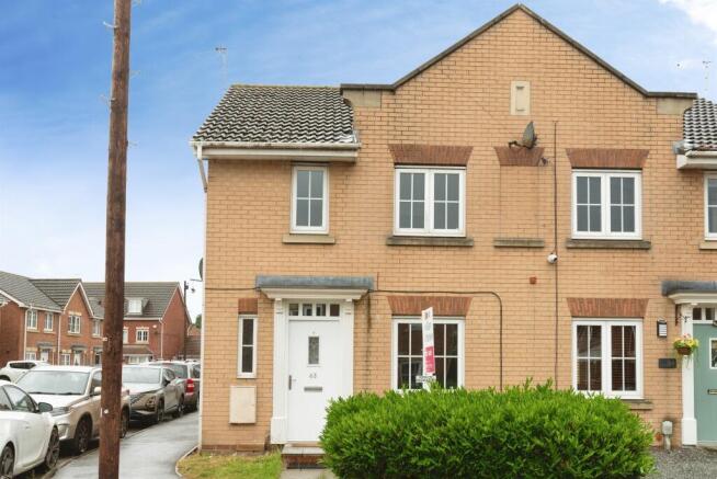 3 bed property, in Acasta Way, £110,000