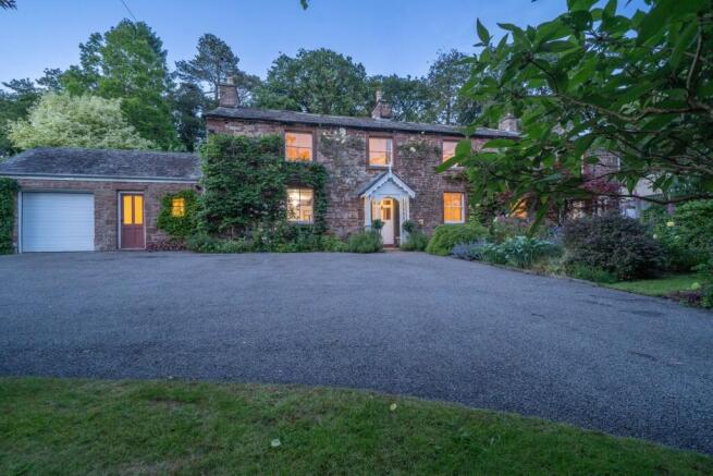 4 bed property, in Bongate, £500,000